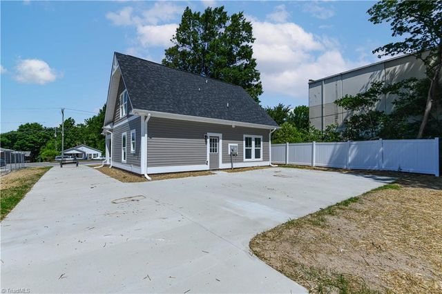 213 S English Street, Greensboro, NC 27401