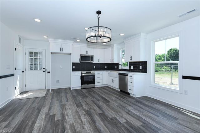213 S English Street, Greensboro, NC 27401
