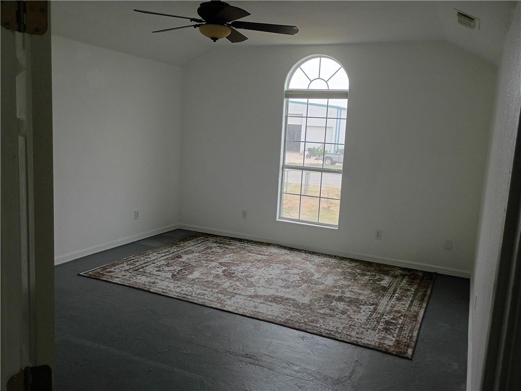 315 Rustic Oak Lane, Rockport, TX 78382 — photo 4