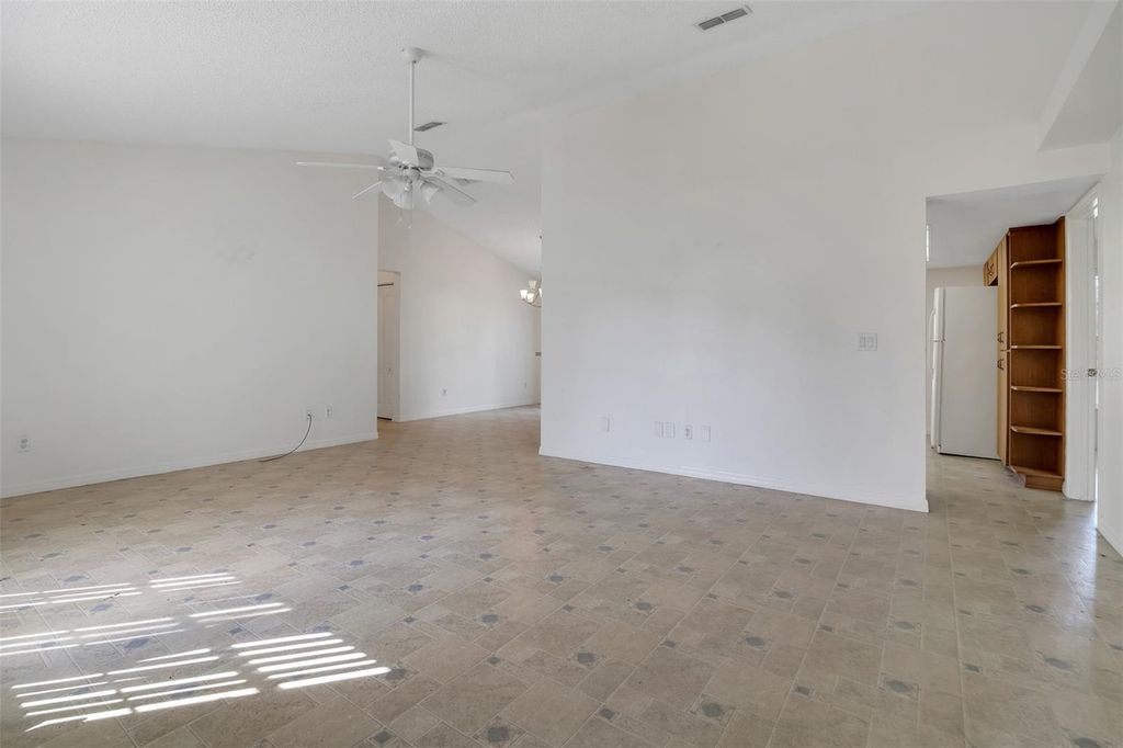 Image 5 of property listing at 14091 SW 32ND TERRACE ROAD, Ocala, FL 34473