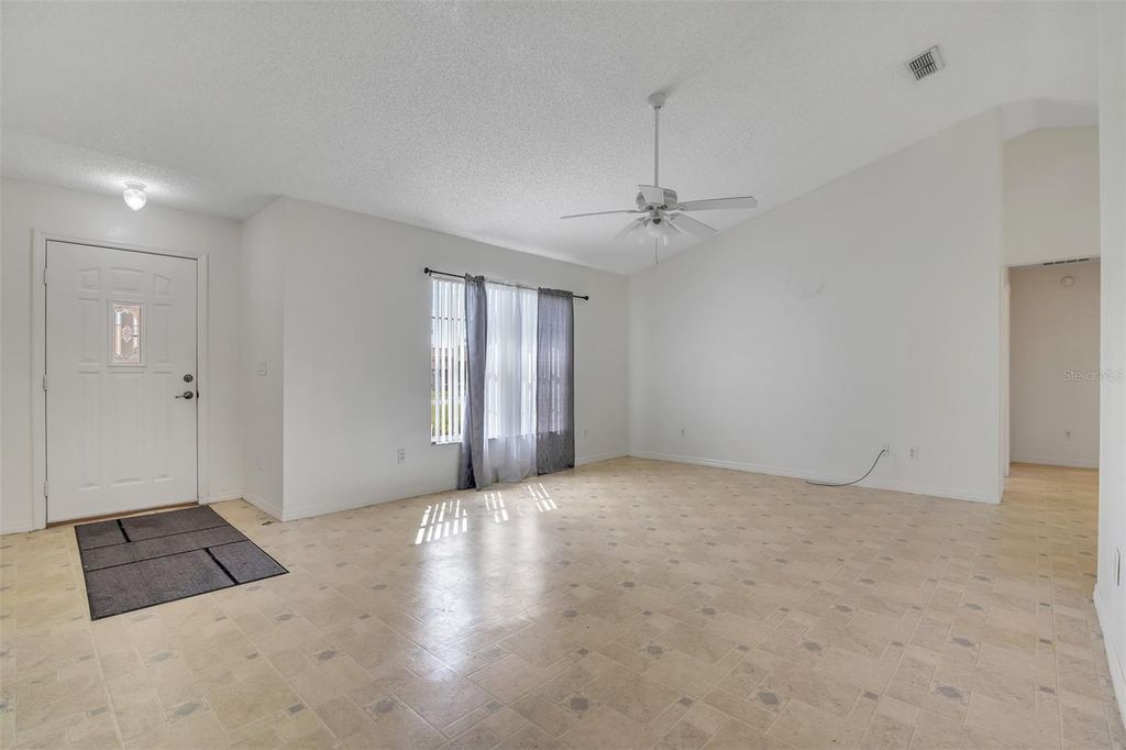 Image 6 of property listing at 14091 SW 32ND TERRACE ROAD, Ocala, FL 34473