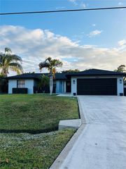 1064 SW Dalton Ave, Port St Lucie, FL 34953