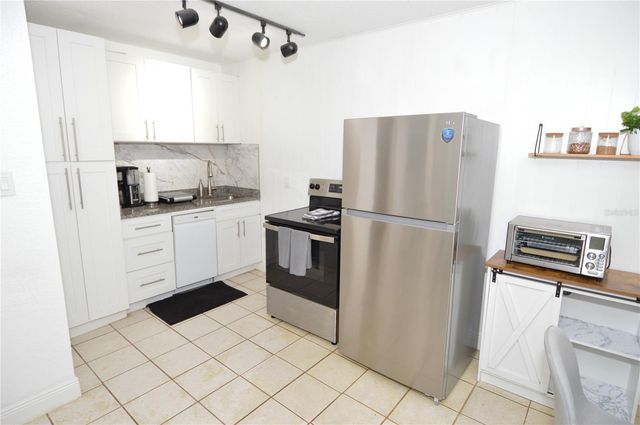 156 146TH AVENUE E A, Madeira Beach, FL 33708