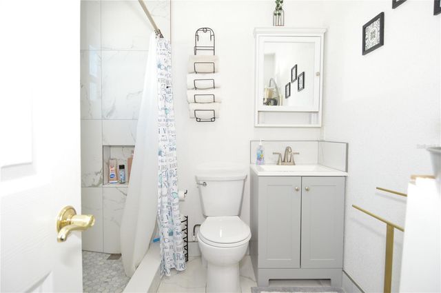 156 146TH AVENUE E A, Madeira Beach, FL 33708