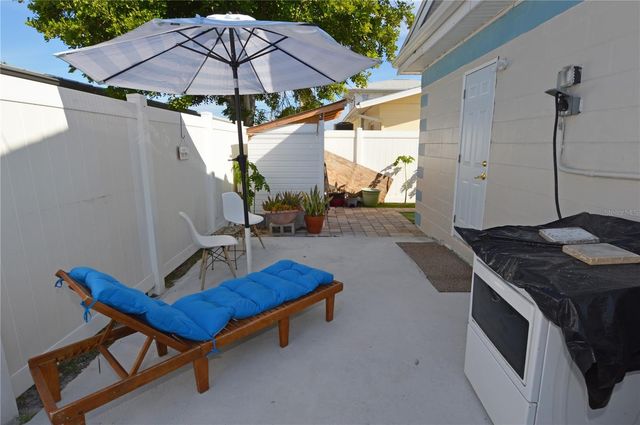 156 146TH AVENUE E A, Madeira Beach, FL 33708