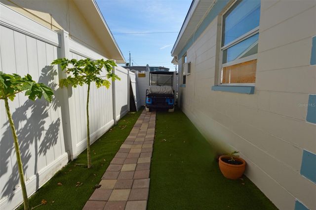 156 146TH AVENUE E A, Madeira Beach, FL 33708