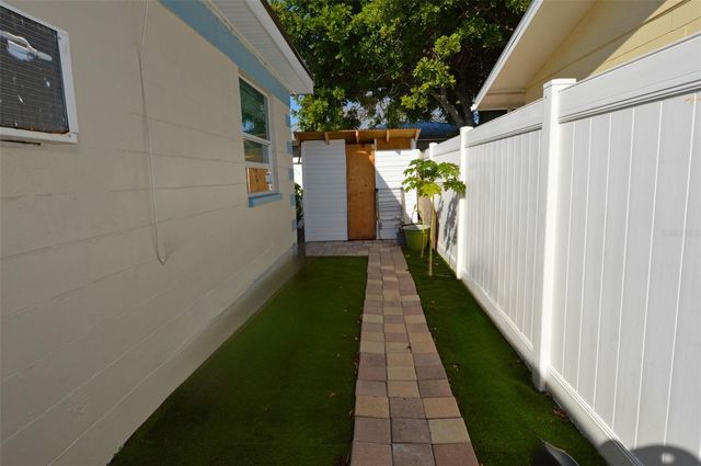 156 146TH AVENUE E A, Madeira Beach, FL 33708