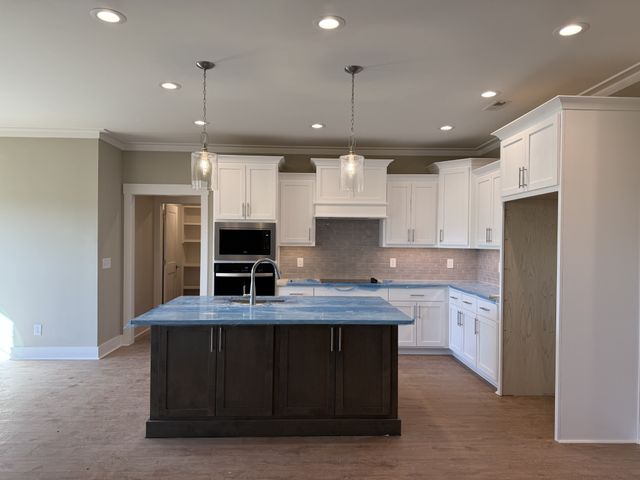 927 Licinius Ln, Murfreesboro, TN 37128