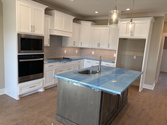 927 Licinius Ln, Murfreesboro, TN 37128