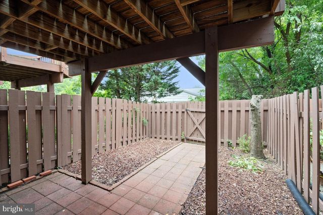 7817 GUM SPRINGS VILLAGE DR, Alexandria, VA 22306