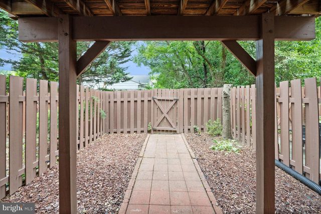 7817 GUM SPRINGS VILLAGE DR, Alexandria, VA 22306