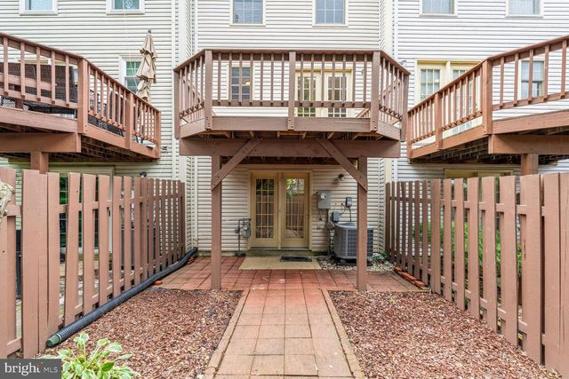7817 GUM SPRINGS VILLAGE DR, Alexandria, VA 22306