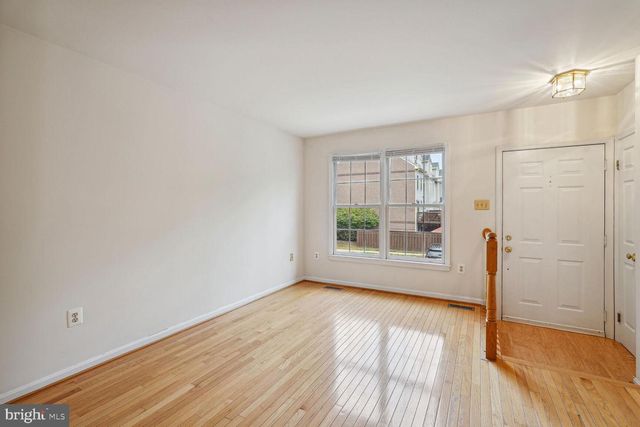 7817 GUM SPRINGS VILLAGE DR, Alexandria, VA 22306