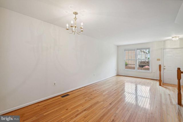 7817 GUM SPRINGS VILLAGE DR, Alexandria, VA 22306