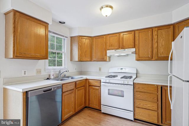 7817 GUM SPRINGS VILLAGE DR, Alexandria, VA 22306