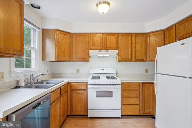 7817 GUM SPRINGS VILLAGE DR, Alexandria, VA 22306