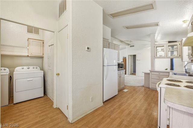 880 South Oconnor Way, Pahrump, NV 89048