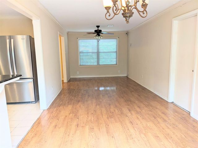 5559 Aspen Street, Bellaire, TX 77401