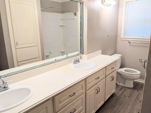 5559 Aspen Street, Bellaire, TX 77401