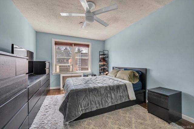 17 Edwards Street 3A, Roslyn Heights, NY 11577