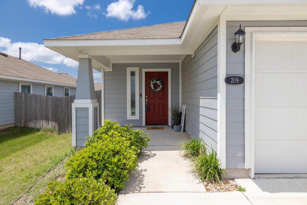 209 Stein RD, Georgetown, TX 78626