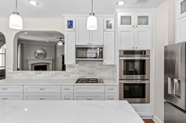 18 Keelrock Place, The Woodlands, TX 77382