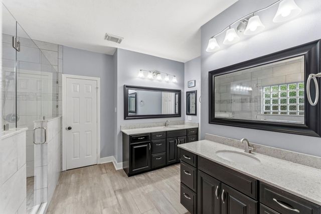 18 Keelrock Place, The Woodlands, TX 77382