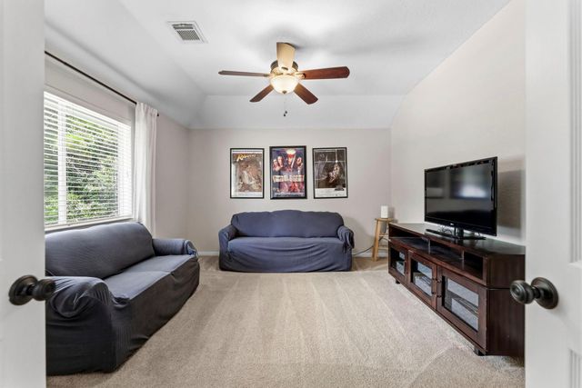 18 Keelrock Place, The Woodlands, TX 77382