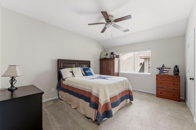 18 Keelrock Place, The Woodlands, TX 77382