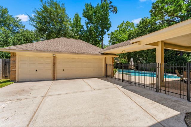 18 Keelrock Place, The Woodlands, TX 77382