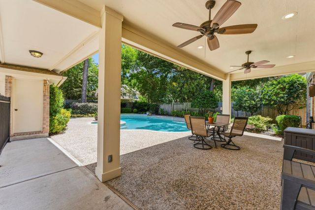 18 Keelrock Place, The Woodlands, TX 77382