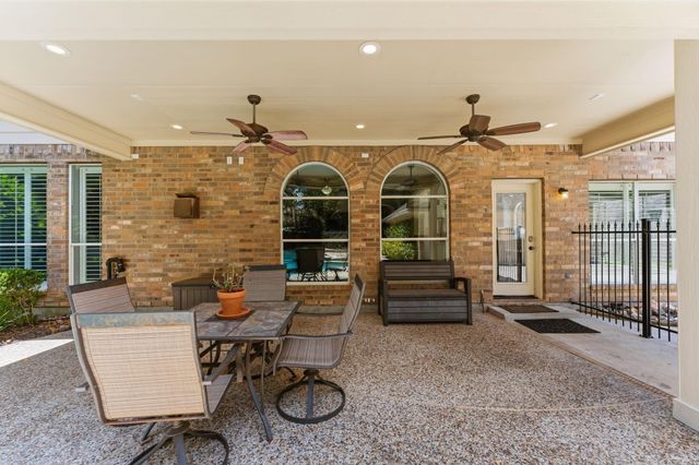 18 Keelrock Place, The Woodlands, TX 77382