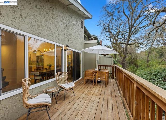 2103 Dapplegray Ln, Walnut Creek, CA 94596