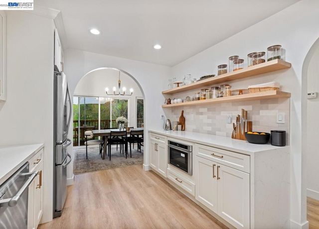 2103 Dapplegray Ln, Walnut Creek, CA 94596