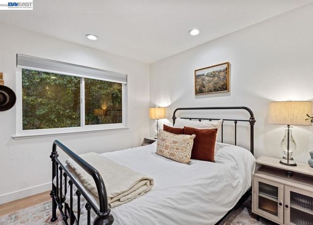 2103 Dapplegray Ln, Walnut Creek, CA 94596