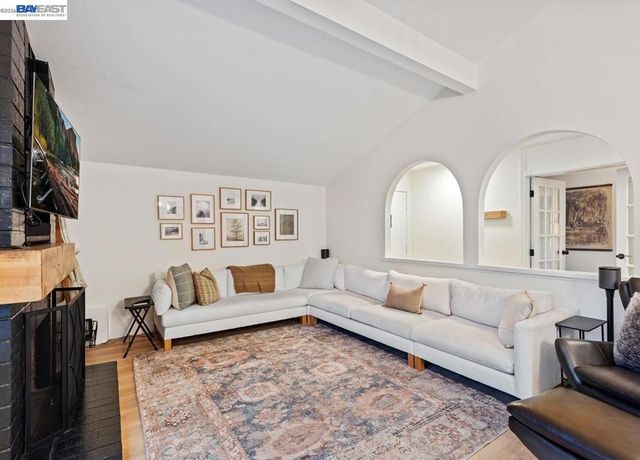 2103 Dapplegray Ln, Walnut Creek, CA 94596