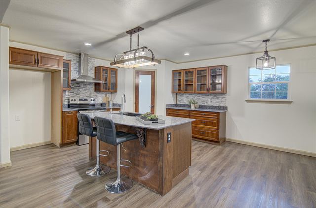 2848 Indian TRL, Kingsland, TX 78639