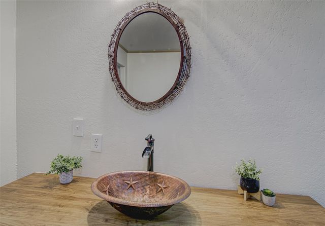 2848 Indian TRL, Kingsland, TX 78639