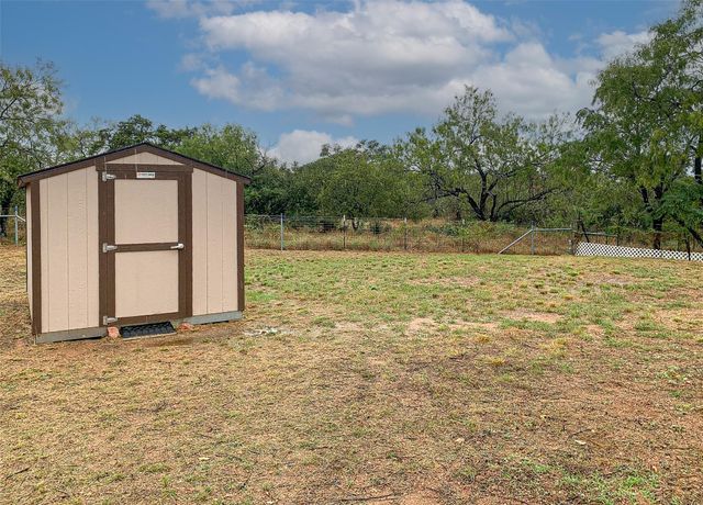 2848 Indian TRL, Kingsland, TX 78639