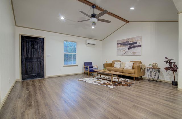 2848 Indian TRL, Kingsland, TX 78639