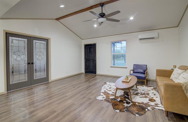 2848 Indian TRL, Kingsland, TX 78639