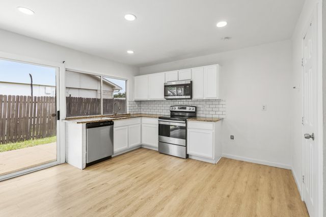 1824 Chamberlain Drive, Carrollton, TX 75007
