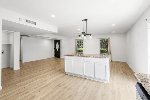 1824 Chamberlain Drive, Carrollton, TX 75007