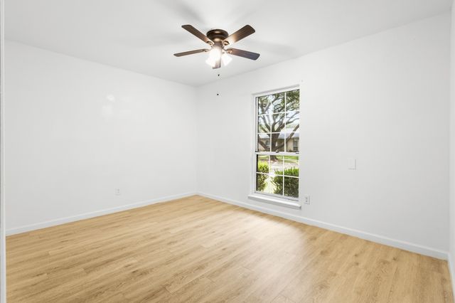 1824 Chamberlain Drive, Carrollton, TX 75007