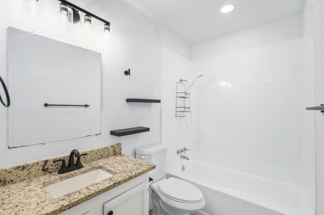 1824 Chamberlain Drive, Carrollton, TX 75007