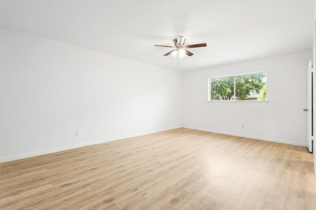 1824 Chamberlain Drive, Carrollton, TX 75007
