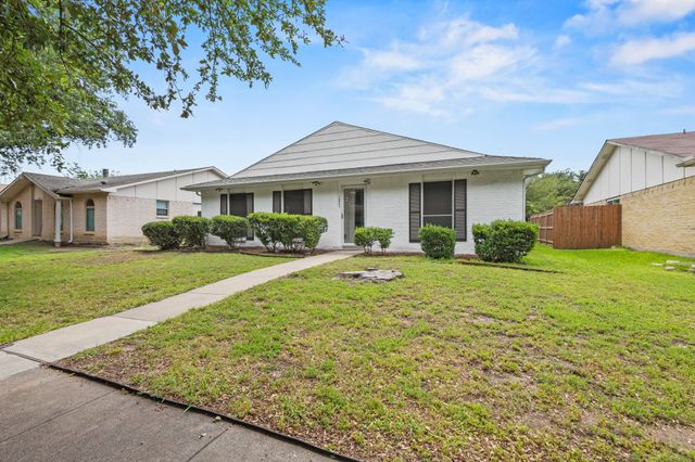 1824 Chamberlain Drive, Carrollton, TX 75007