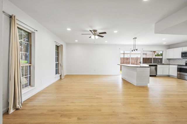 1824 Chamberlain Drive, Carrollton, TX 75007