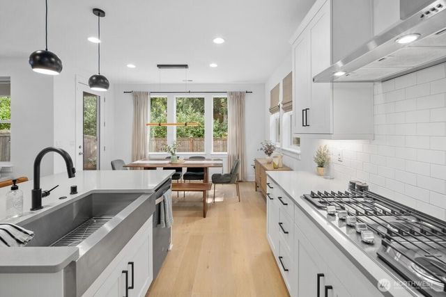 5820 155th Street SW, Edmonds, WA 98026