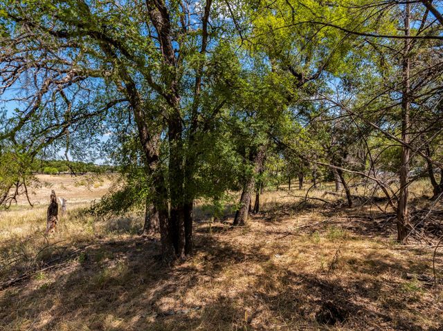 1303 Robin TRL, Lago Vista, TX 78645